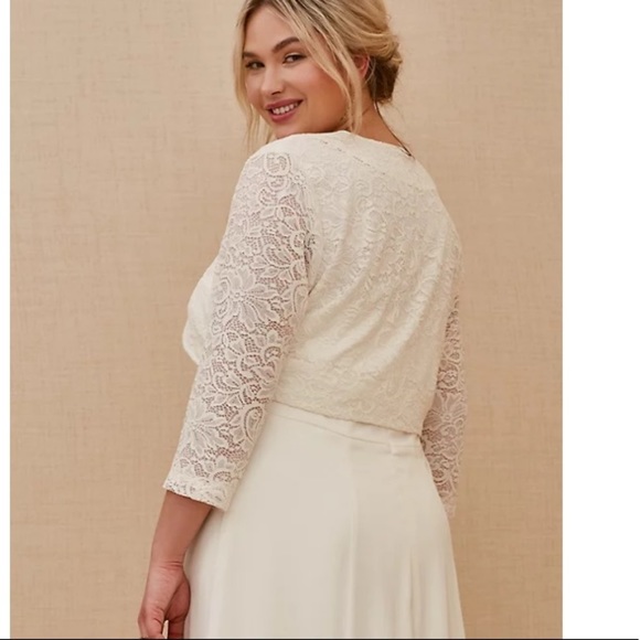 BRIDAL WHITE LACE OPEN FRONT SHRUG - Picture 2 of 6
